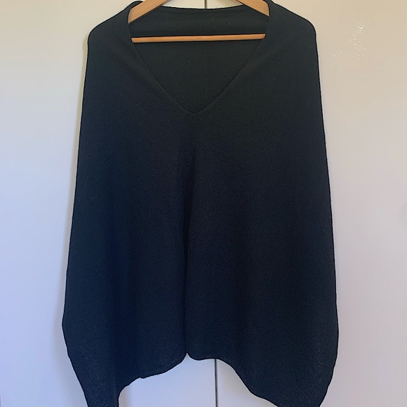 Black Cozee Cashmere poncho sizeM/L - Picture 2 of 5